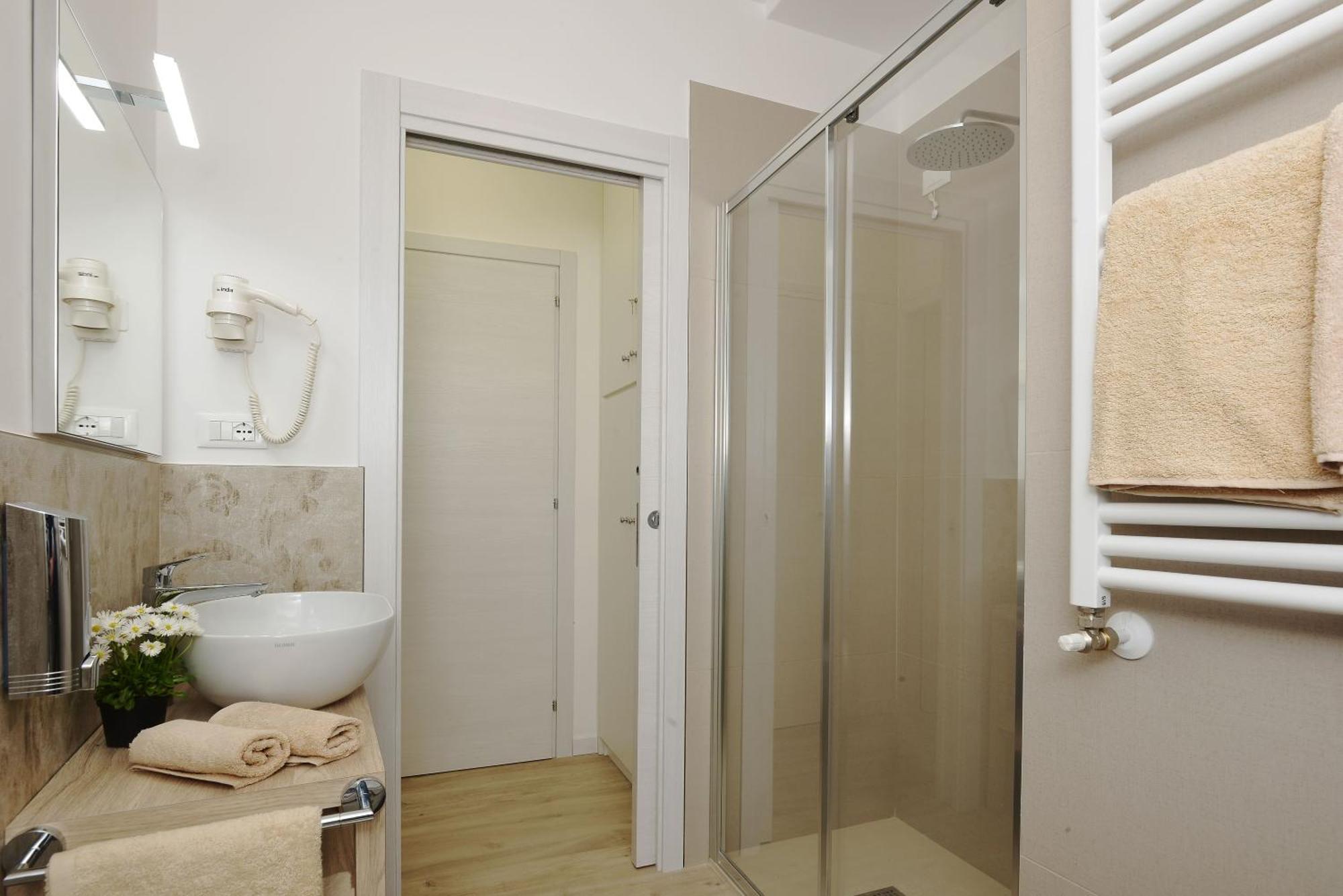 Cavour Apartments サロ エクステリア 写真