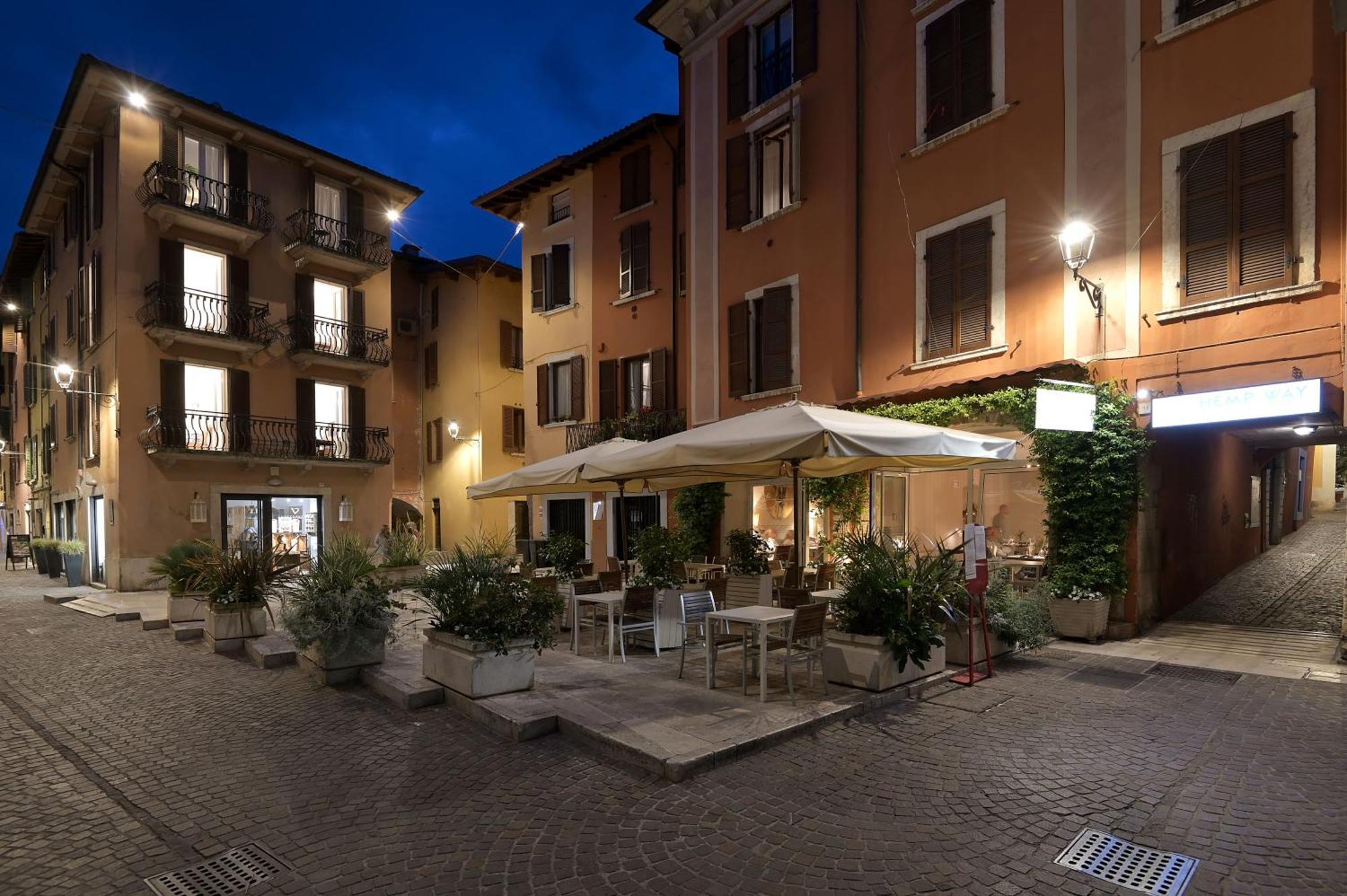 Cavour Apartments サロ エクステリア 写真