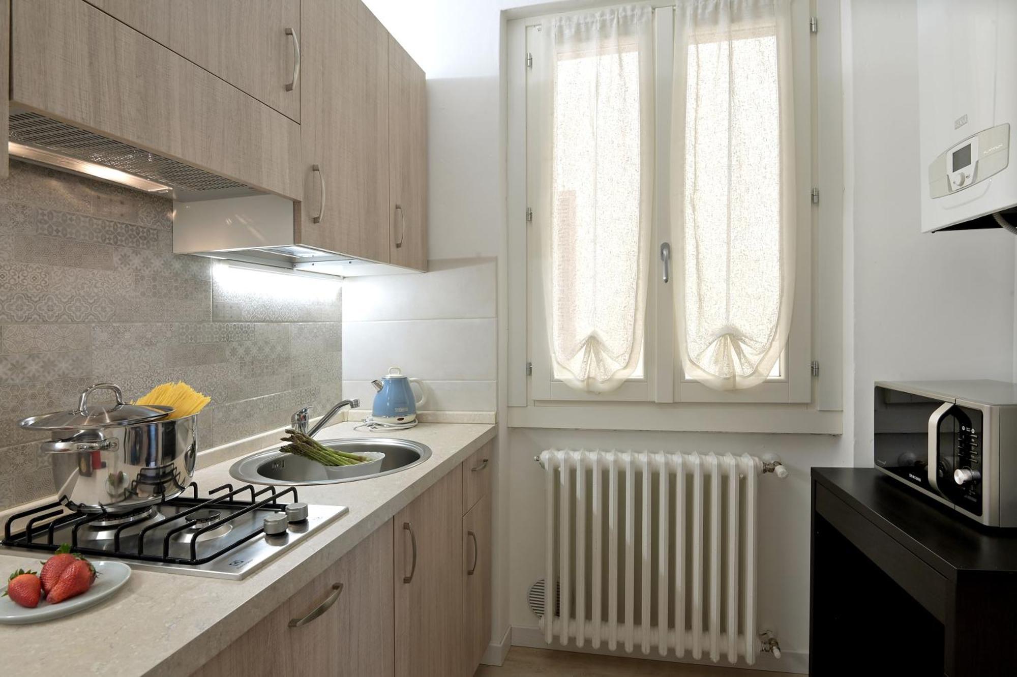 Cavour Apartments サロ エクステリア 写真